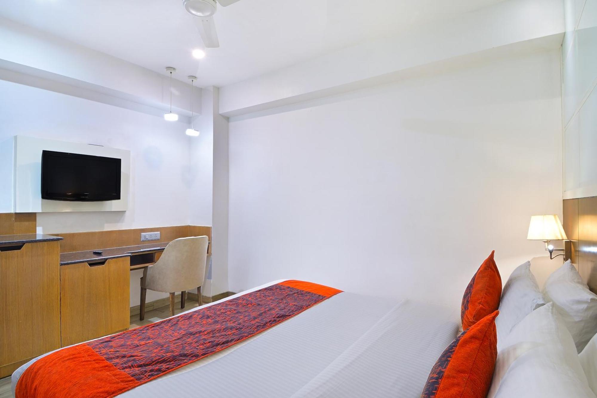 Hotel Hari Piorko - New Delhi Railway Station Экстерьер фото